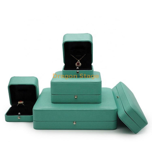 Usine de boîte en bois personnalisée mariage en cuir de boîte à bijoux personnalisée de haute qualité avec lumière LED